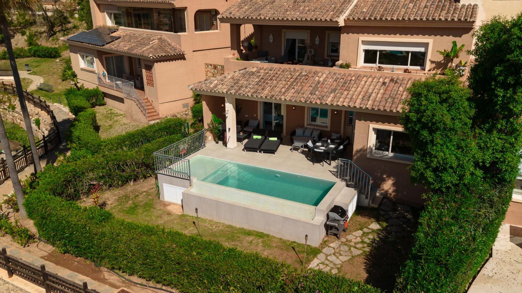 Sitio de CalahondaPrivate Heatable Infinity Pool With Sea Views In La Mairena, Marbellaアパートメント エクステリア 写真