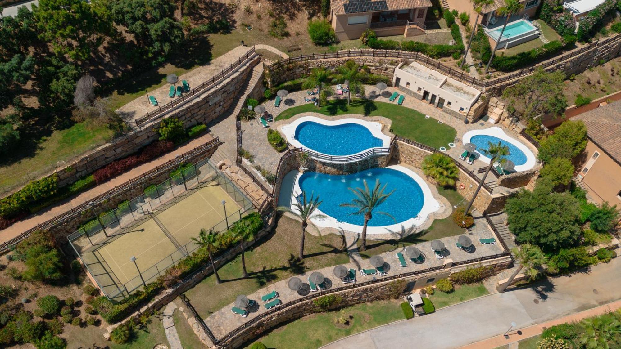 Sitio de CalahondaPrivate Heatable Infinity Pool With Sea Views In La Mairena, Marbellaアパートメント エクステリア 写真
